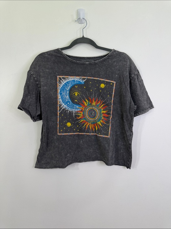 Caution To The Wind Tops - Caution to the Wind Cropped Graphic Tee